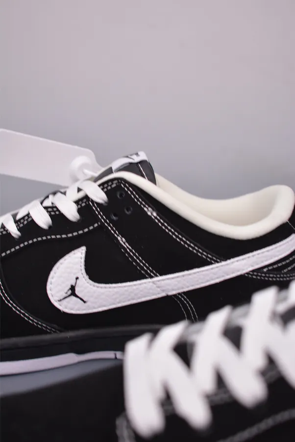 Nike SB Dunk Low NBA Collaboration