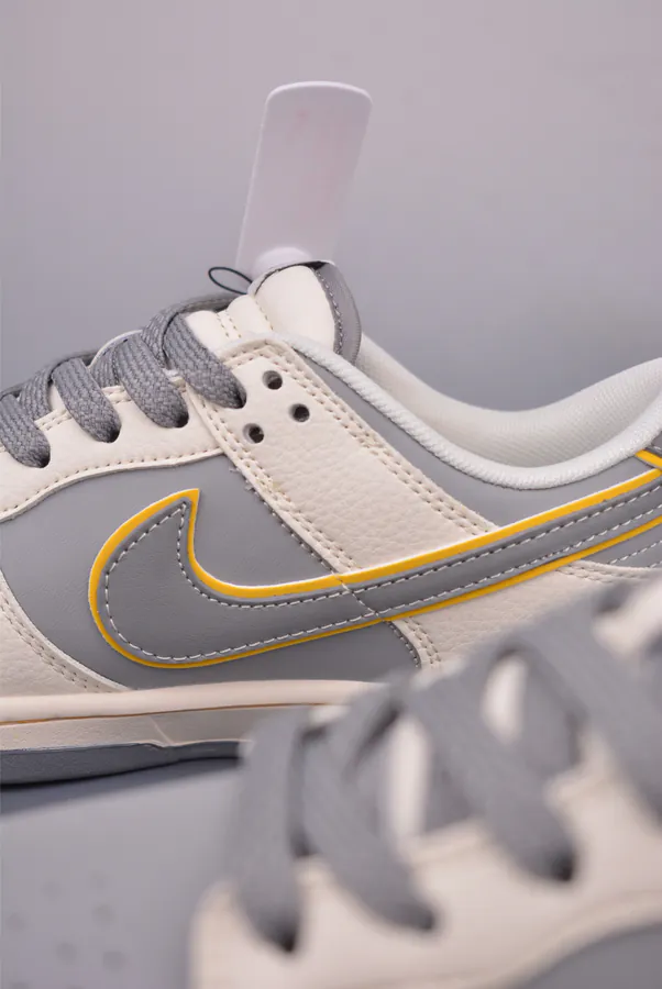 Nike SB Dunk Low OG Version