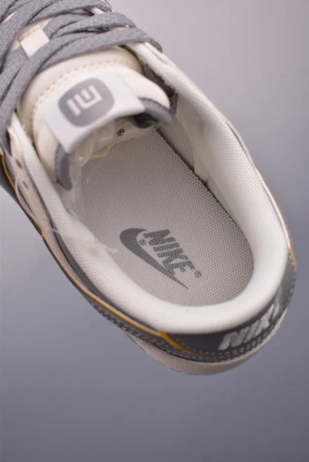 Nike SB Dunk Low OG Version