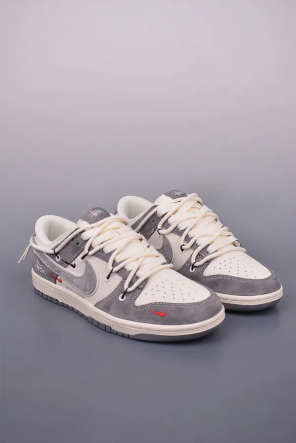 Nike SB Dunk Low Stussy Collaboration