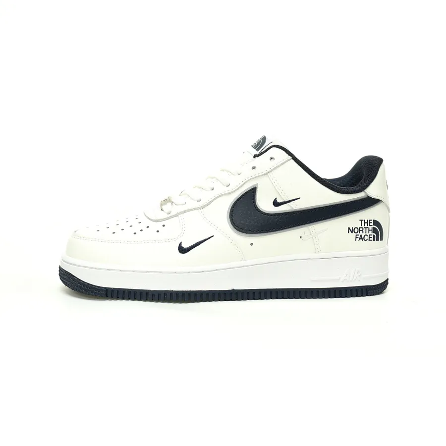 The North Face x Air Force 1'07 Low Classic Low Sneaker
