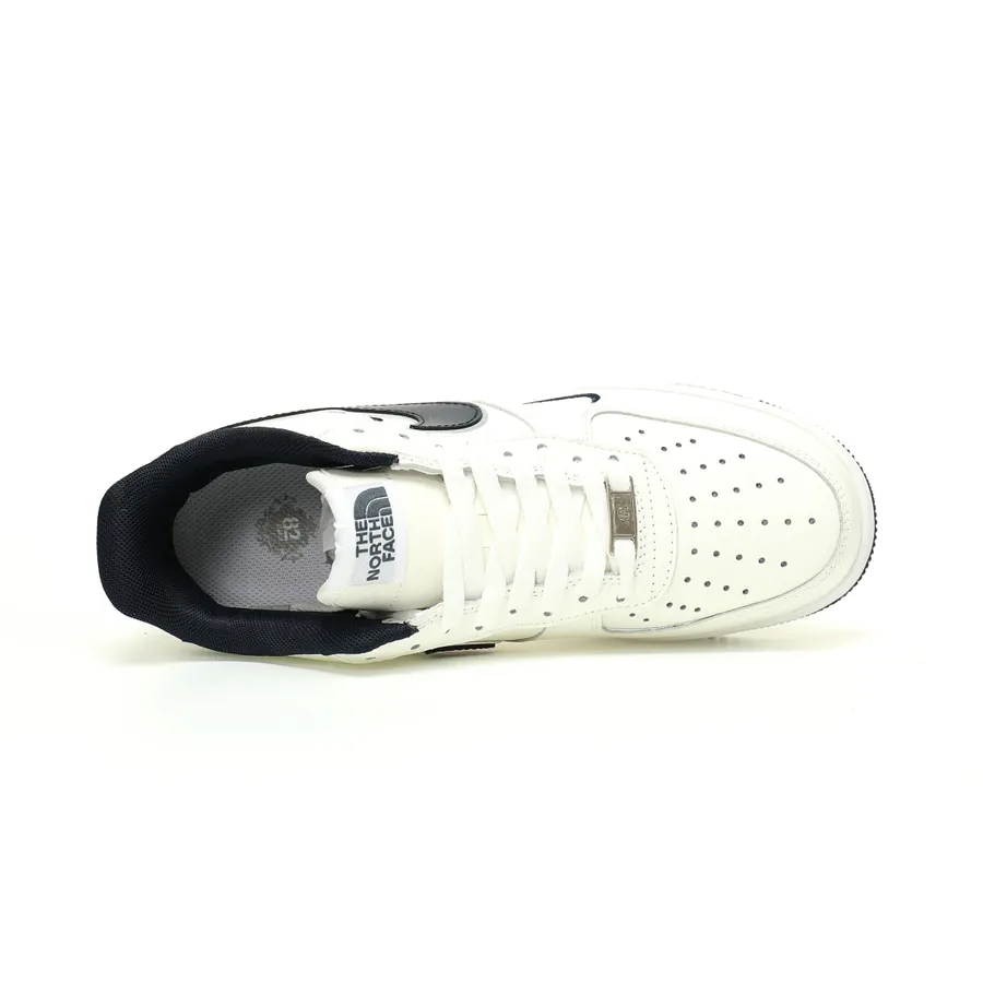 The North Face x Air Force 1'07 Low Classic Low Sneaker