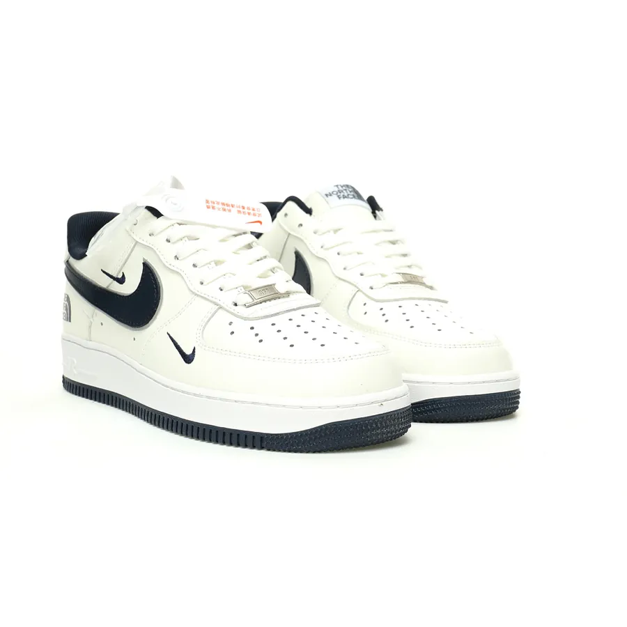 The North Face x Air Force 1'07 Low Classic Low Sneaker