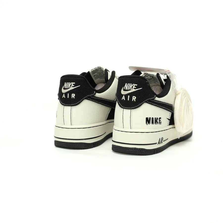 Air Force 1'07 Low Men's and Women's Sneakers