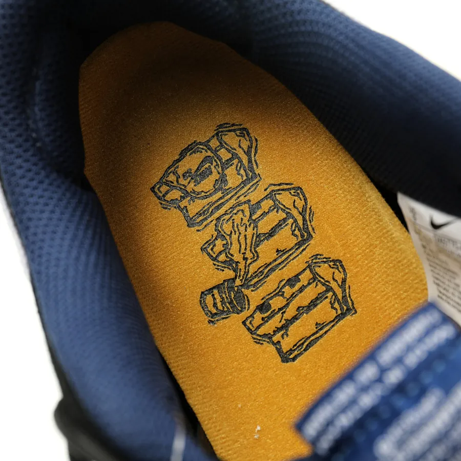 SB Dunk Low Pro PRM 'Black' in Midnight Navy & Desert Oce