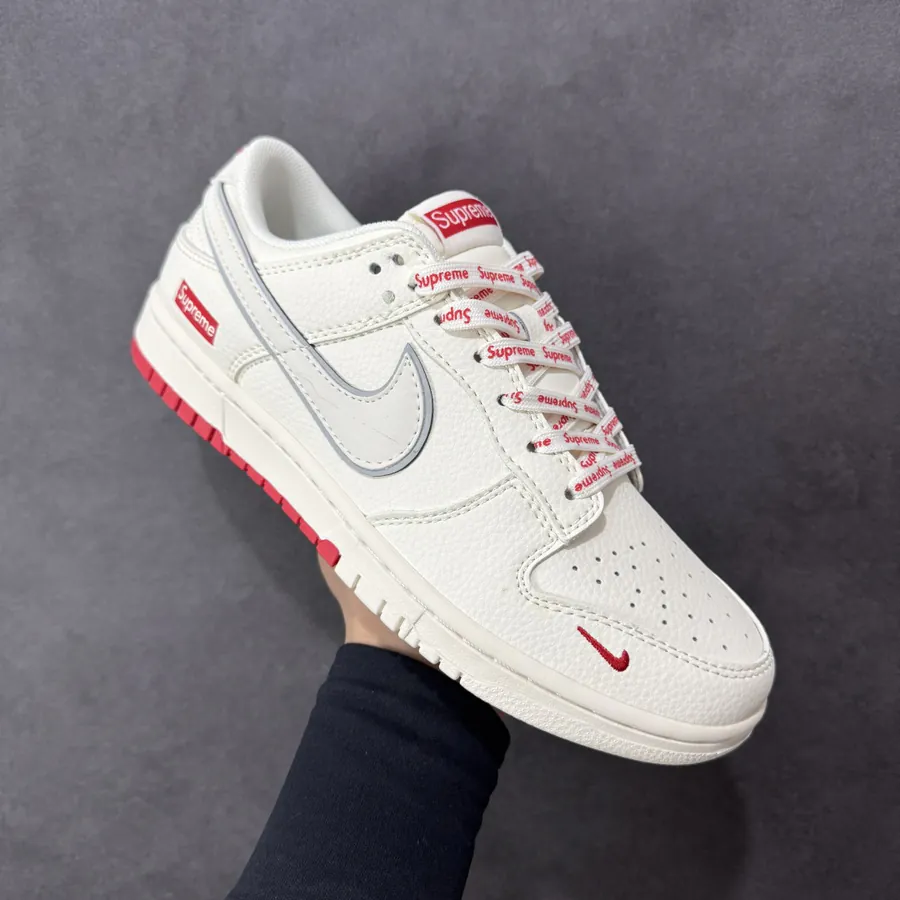 Nike SB Dunk Low Supreme Custom Edition Low Top Sneakers