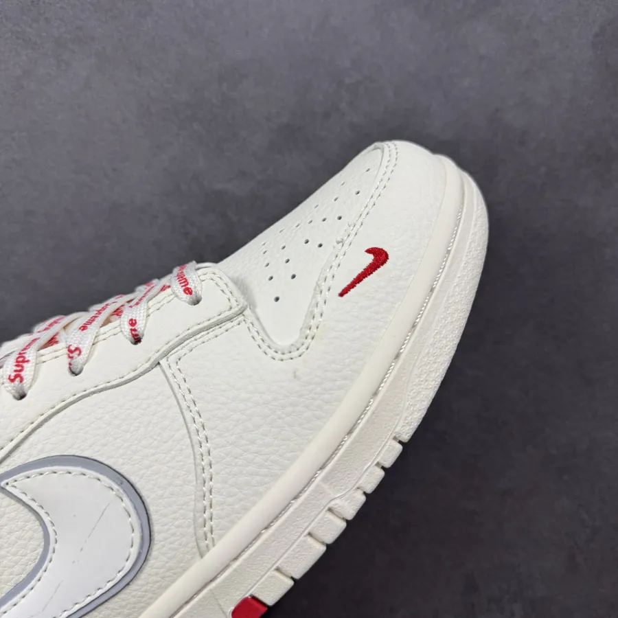 Nike SB Dunk Low Supreme Custom Edition Low Top Sneakers