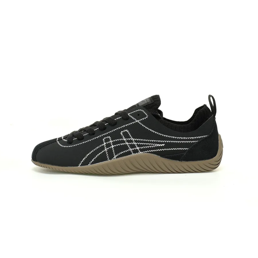 Onitsuka Tiger Sclaw Low Classic Retro Sneaker with Minimalist Design