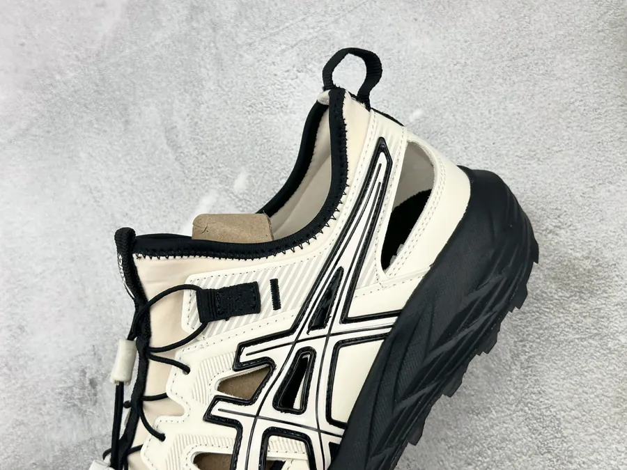 Asics Gel Sonoma SE in Beige