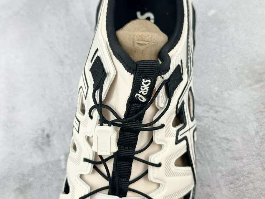 Asics Gel Sonoma SE in Beige