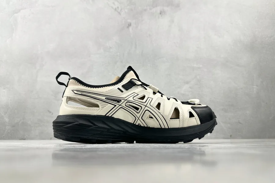Asics Gel Sonoma SE in Beige