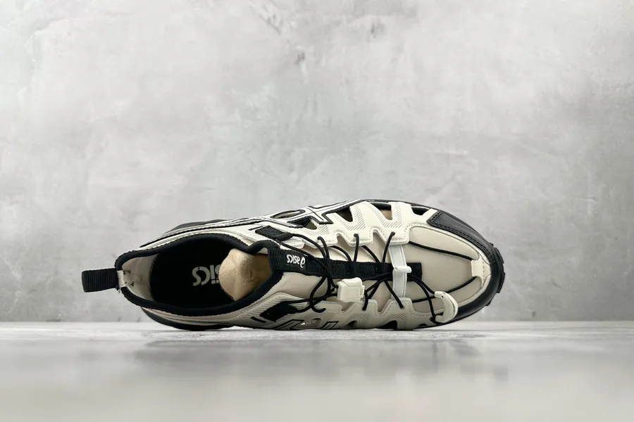 Asics Gel Sonoma SE in Beige