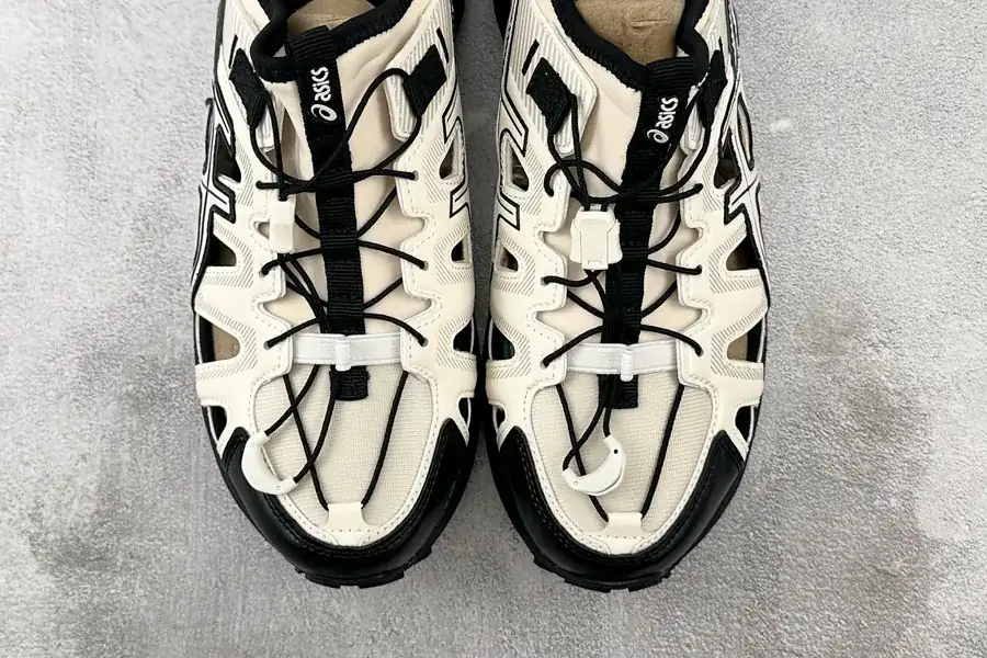 Asics Gel Sonoma SE in Beige