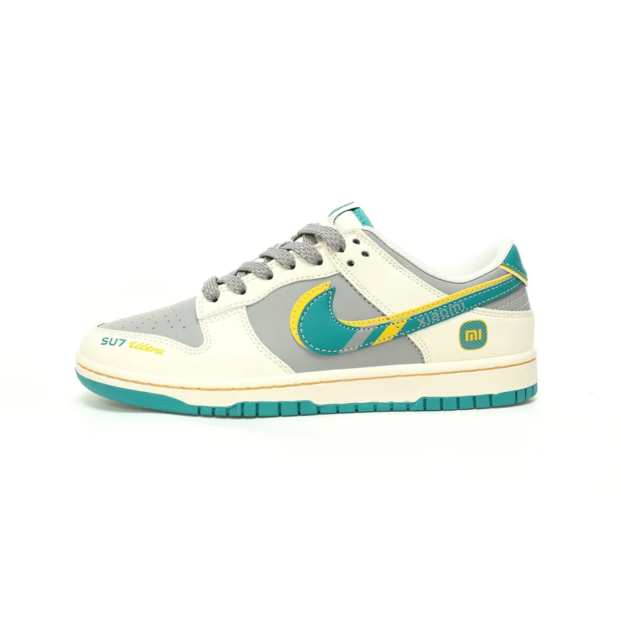 Nike SB Dunk Low SU7 Ultra Collaboration Sneaker