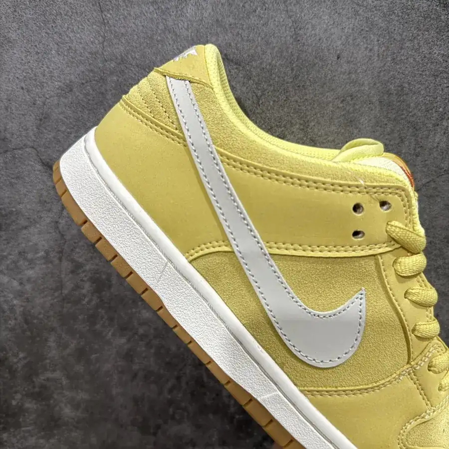 NIKE SB Dunk Low Pro ISO 'University Blue' in Grained Rubber