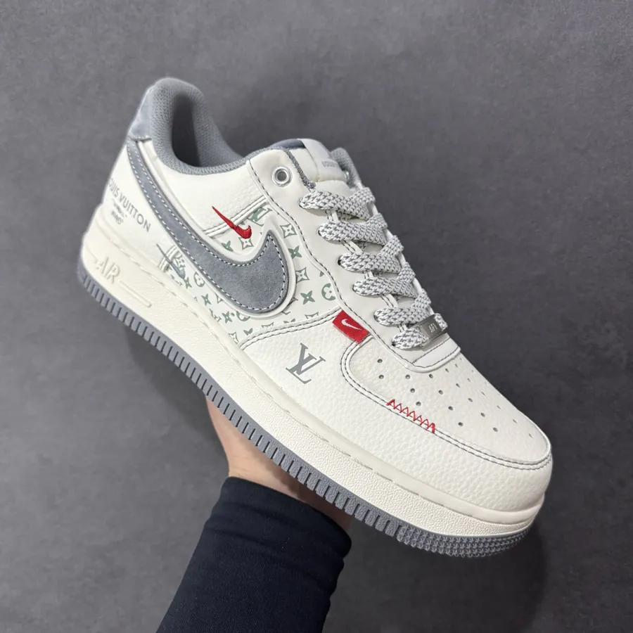 NK Air Force 107 Low Low Top Sneaker
