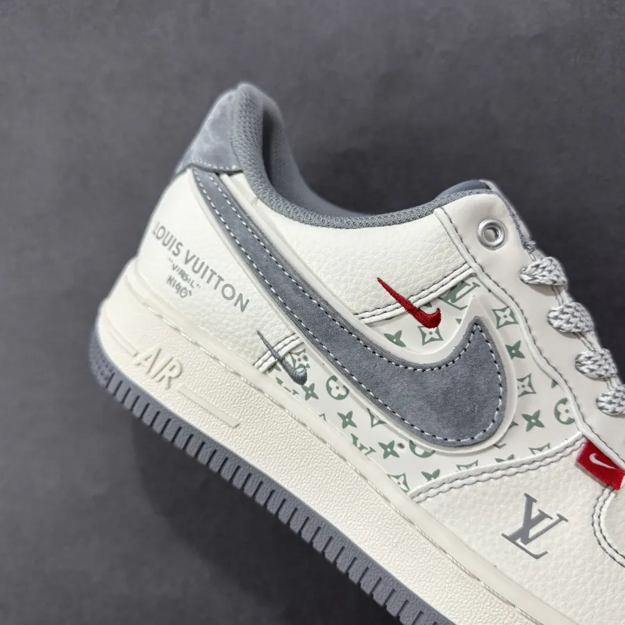 NK Air Force 107 Low Low Top Sneaker