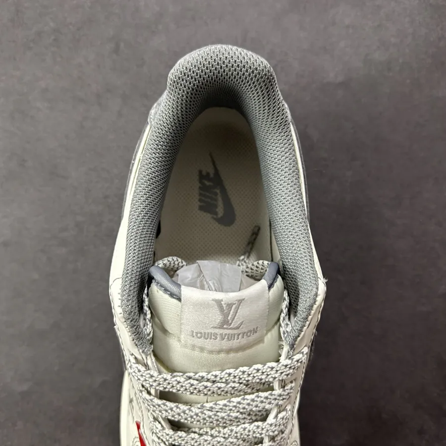 NK Air Force 107 Low Low Top Sneaker