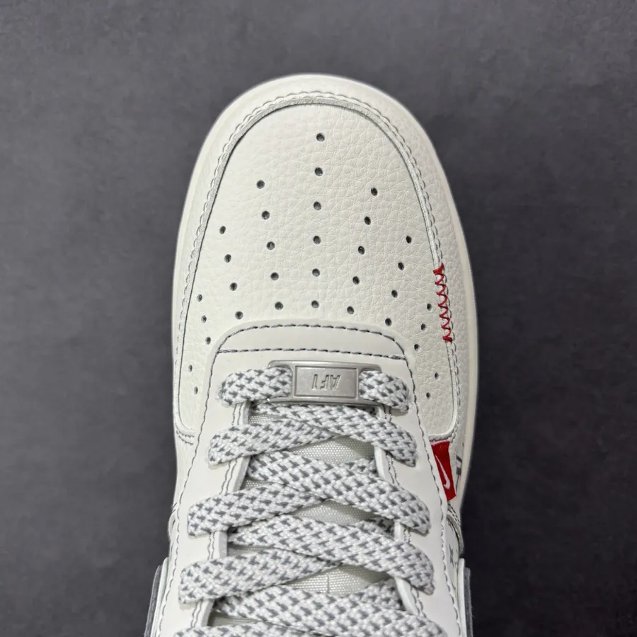 NK Air Force 107 Low Low Top Sneaker