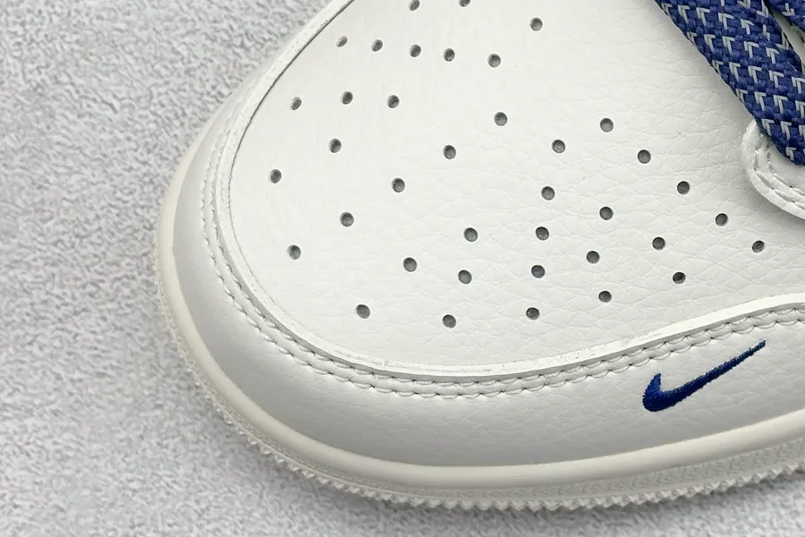 Fraent x Travis Scott x 1 Low Triple Collaboration Sneaker