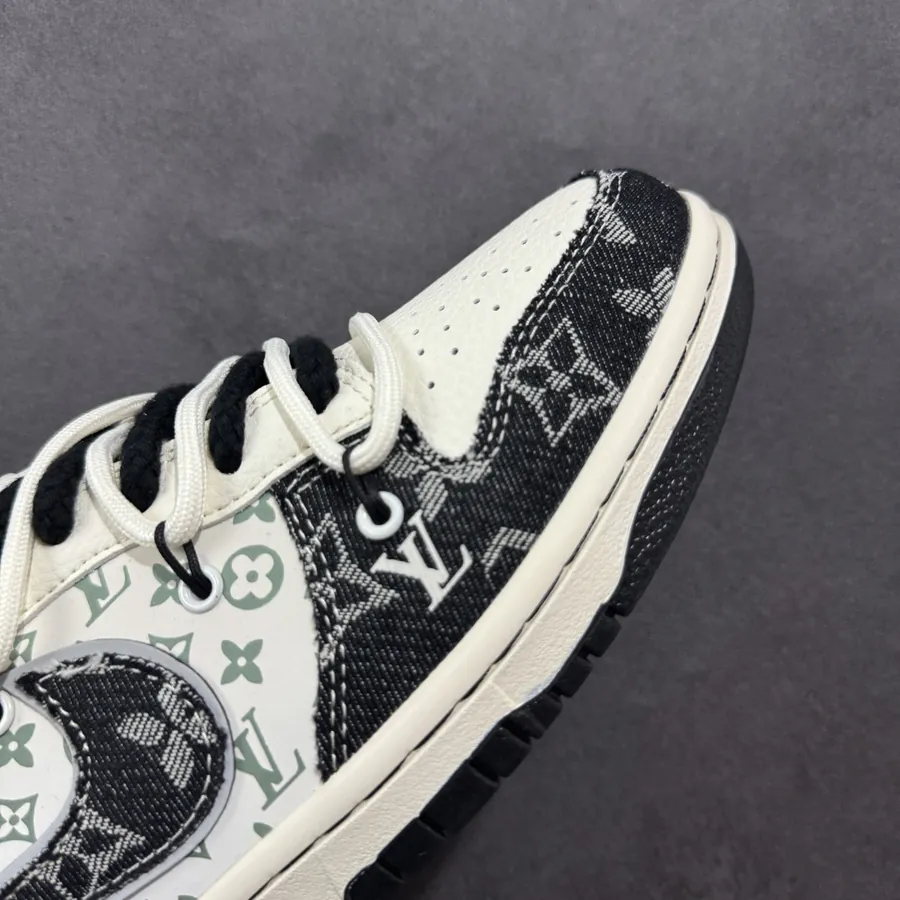Nike SB Dunk Low LV Collaboration Low Sneaker