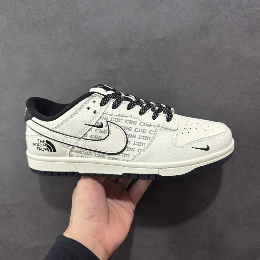 Nike SB Dunk Low x North Face Customized Low Top Sneaker