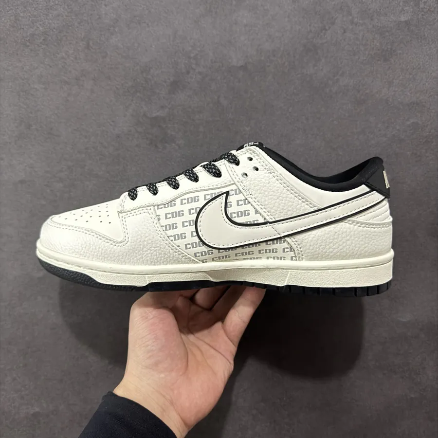 Nike SB Dunk Low x North Face Customized Low Top Sneaker