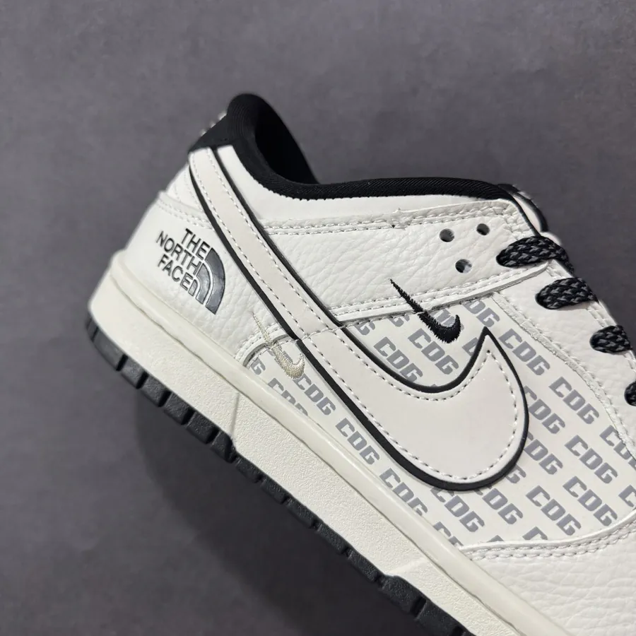 Nike SB Dunk Low x North Face Customized Low Top Sneaker