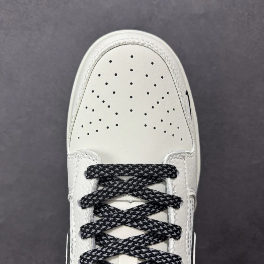 Nike SB Dunk Low x North Face Customized Low Top Sneaker