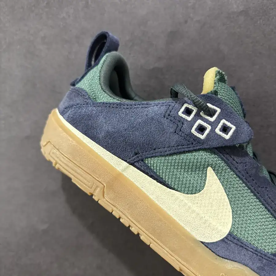 Nike SB Day One Premium Skateboarding Sneakers