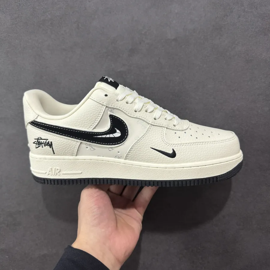 NK Company Exclusive Air Force 1 07 Low 'White Black' Low Sneakers
