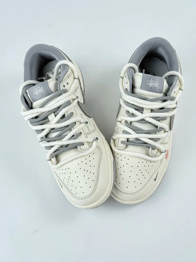Nike SB Dunk Low x Stussy White Grey Hook Strap