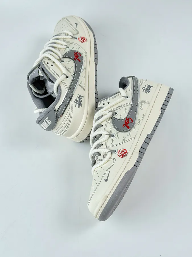 Nike SB Dunk Low x Stussy White Grey Hook Strap