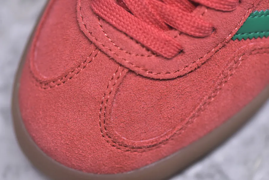 NK Air Force 1'07 Low Classic Sneaker with Retro Modern Design