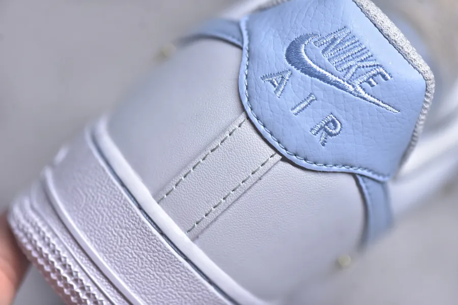 NK Air Force 1'07 Low Classic Sneaker with Retro and Modern Design