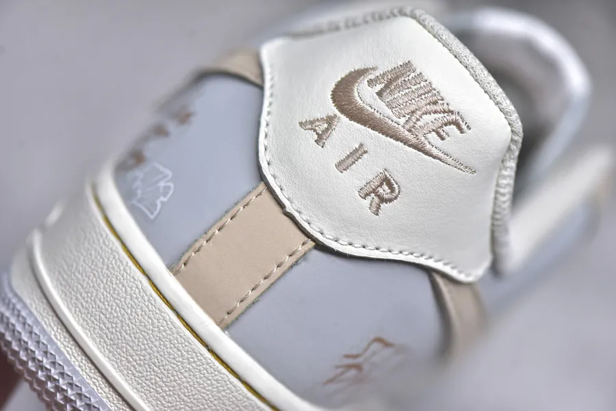 NK Air Force 1'07 Low Classic Sneaker