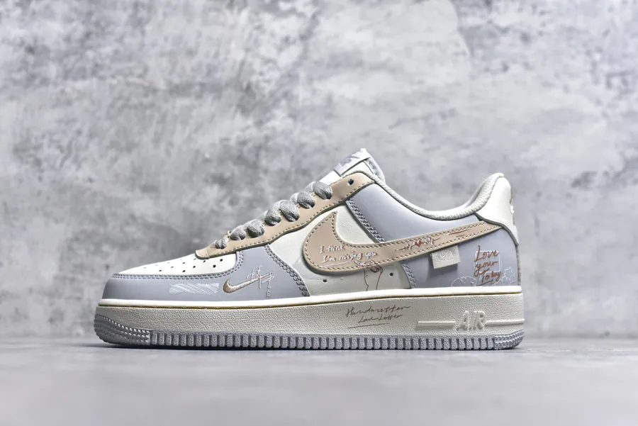 NK Air Force 1'07 Low Classic Sneaker with Retro Modern Design