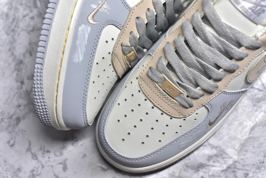 NK Air Force 1'07 Low Classic Sneaker with Retro Modern Design