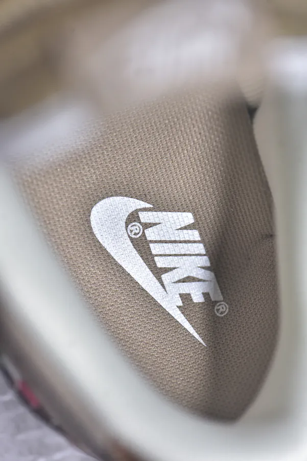 Nike Dunk Low Panda Prank Winter Dream Low Sneaker