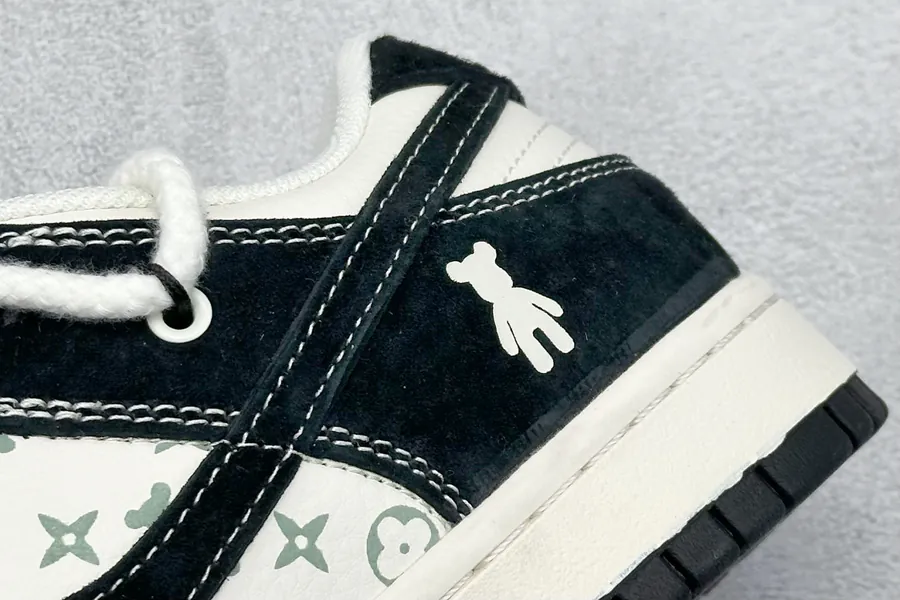 Nike SB Dunk Low x Stussy Black White Hook Strap