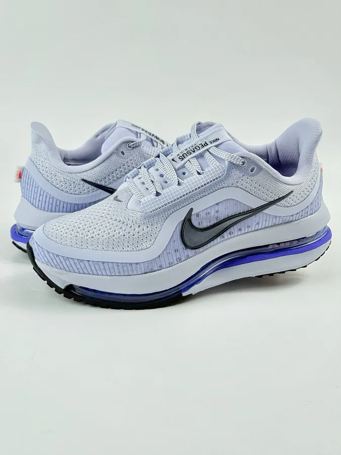 Nike Pegasus Premium Low Top Running Shoes