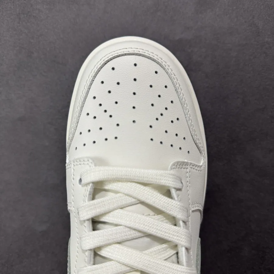 NK Dunk Low OG Version Born Free, Love and Fearless
