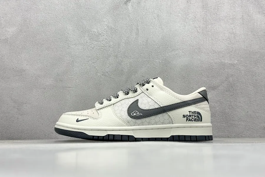 NK SB Dunk Low x BeiFang Collaboration Premium Customized Low Sneaker
