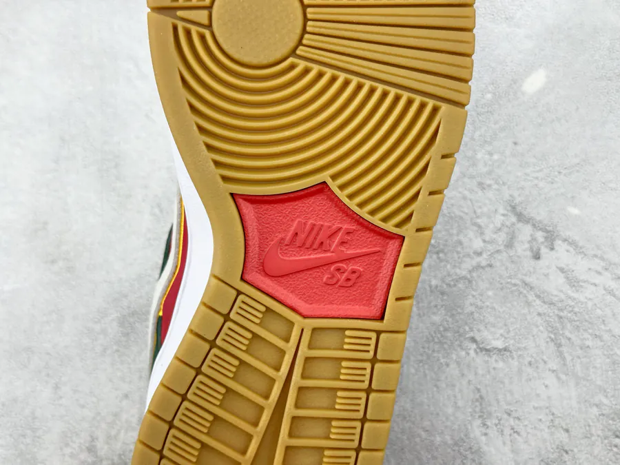 Nike Dunk SB LOW PRM 'SEATTLE SUPERSONICS' Red Green