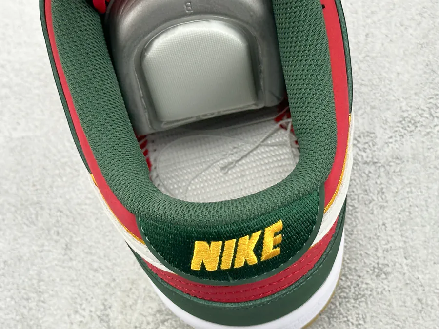 Nike Dunk SB LOW PRM 'SEATTLE SUPERSONICS' Red Green