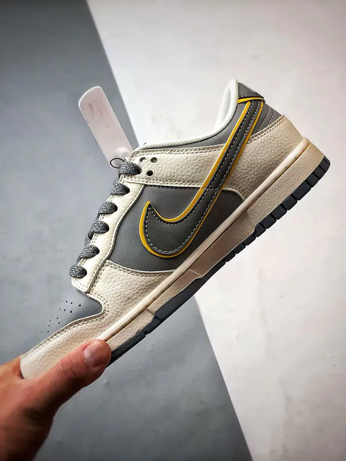 NK Dunk Low Retro DIY High End Custom