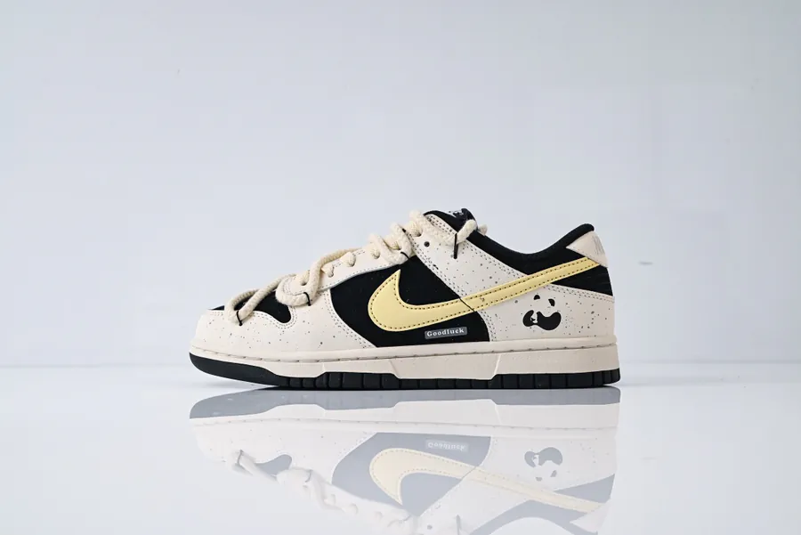 Nike Dunk Low with Chinese Style Panda