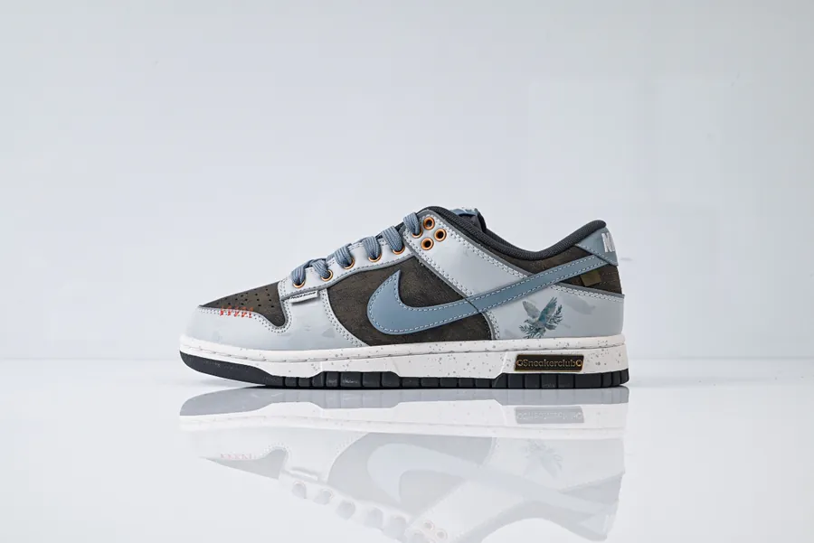 Nike Dunk Low Love & Peace in Gray Brown