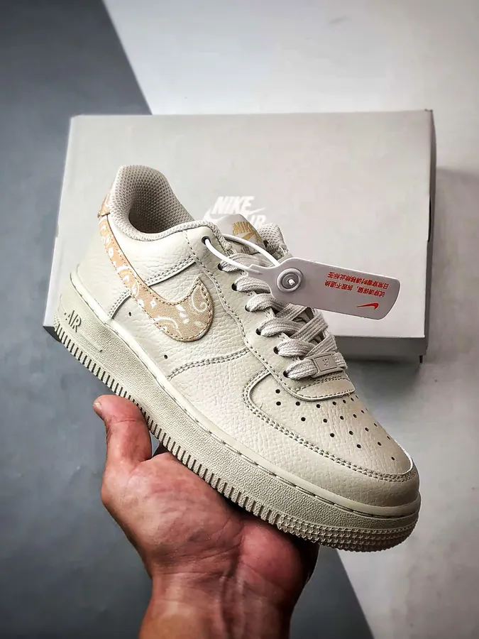 Exclusive Original Air Force 1 07 Low in Beige