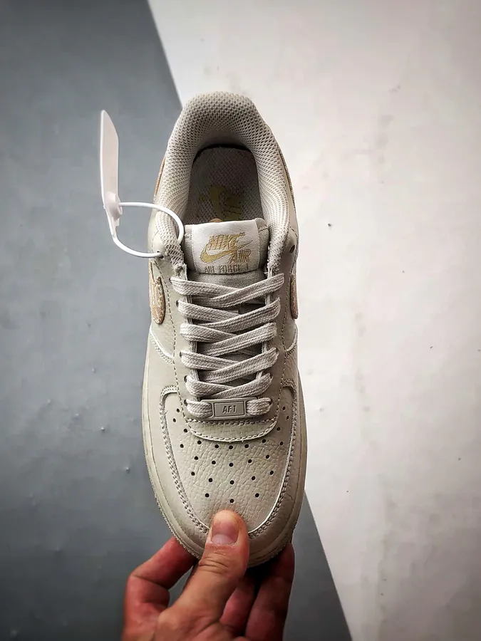 NK Air Force 1 07 Low in Beige